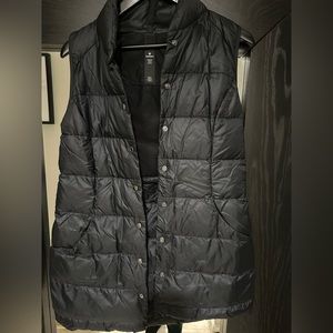 Lululemon black puffer vest